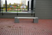 Фото - Бетонная скамейка ЕВРО2 с фактурой (Cеро-красный гранит)