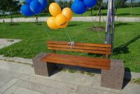 Фото - Бетонная скамейка со спинкой ЕВРО2 Lux с фактурой (Московский гравий)